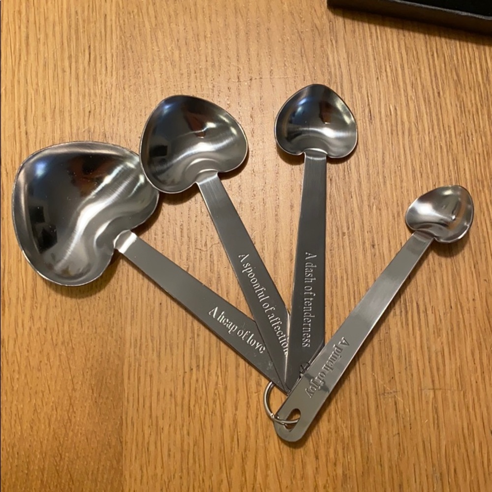 Heart measuring spoons